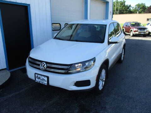 2014 Volkswagen Tiguan for sale at Dunne Deals in Crystal Lake IL