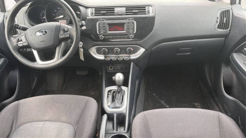 2016 Kia Rio 5-Door LX
