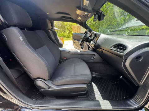 2015 Dodge Challenger R/T Shaker