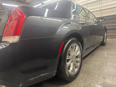 2017 Chrysler 300 C
