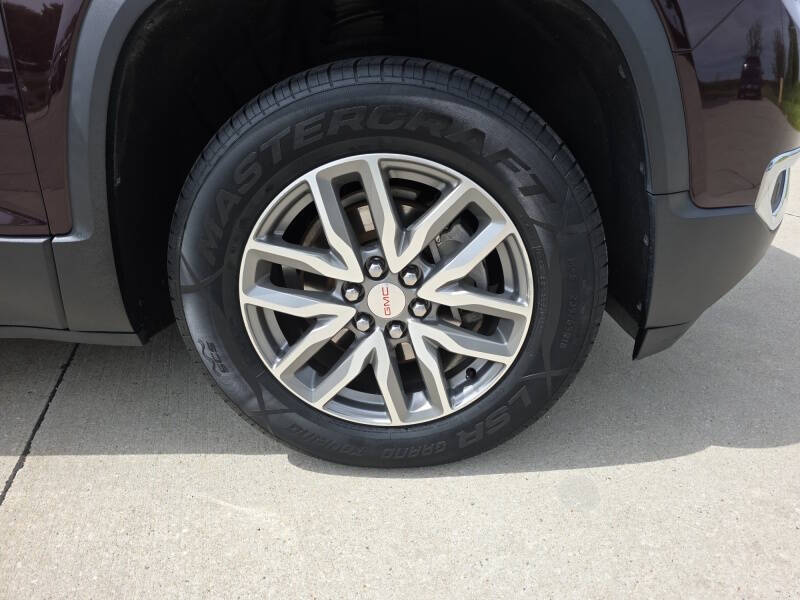 2017 GMC Acadia SLE-2
