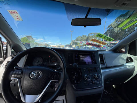 2017 Toyota Sienna L 7-Passenger