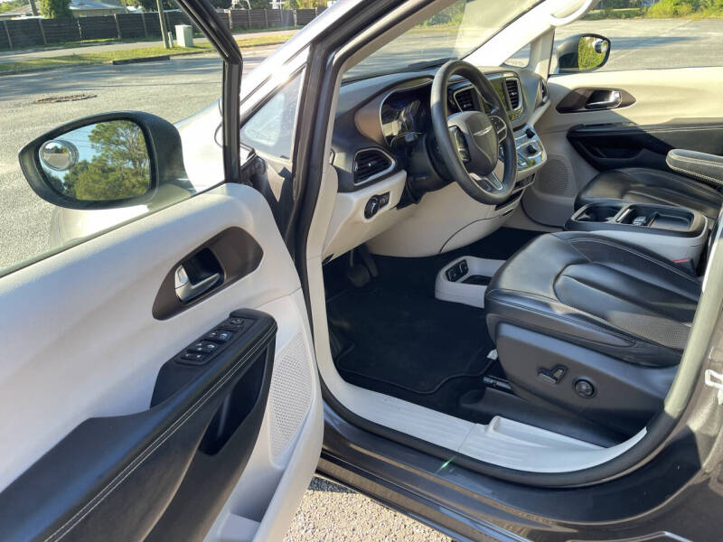 2021 Chrysler Voyager LXi