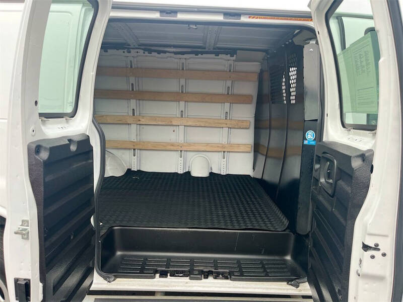 2024 GMC Savana 2500