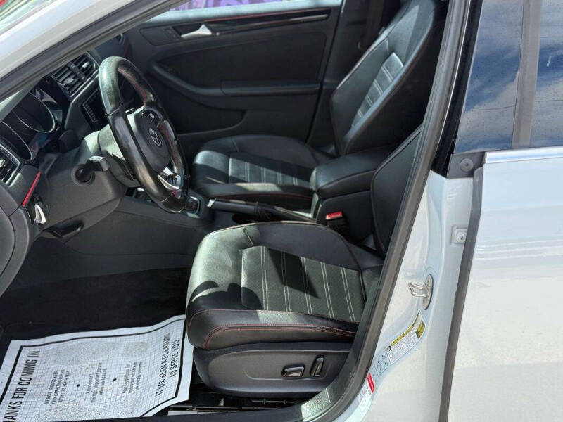 2017 Volkswagen Jetta 2.0T GLI