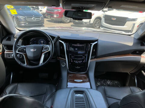 2020 Cadillac Escalade Standard