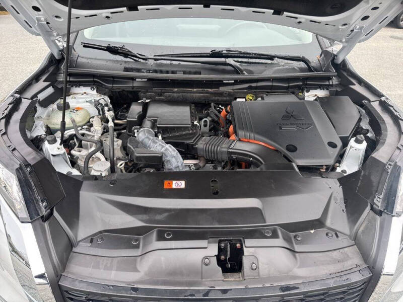 2023 Mitsubishi Outlander PHEV SE