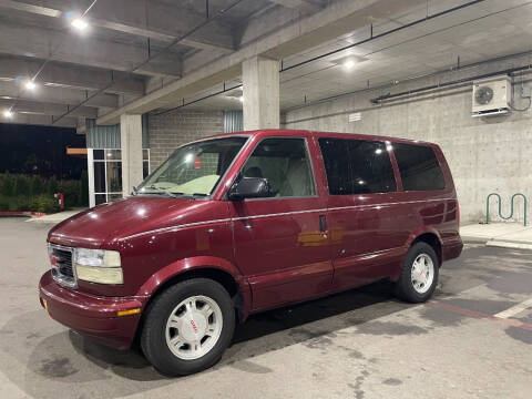 2005 GMC Safari for sale at Issaquah Autos in Issaquah WA