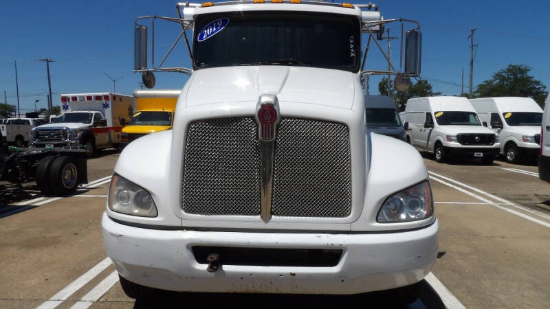 2019 Kenworth T270