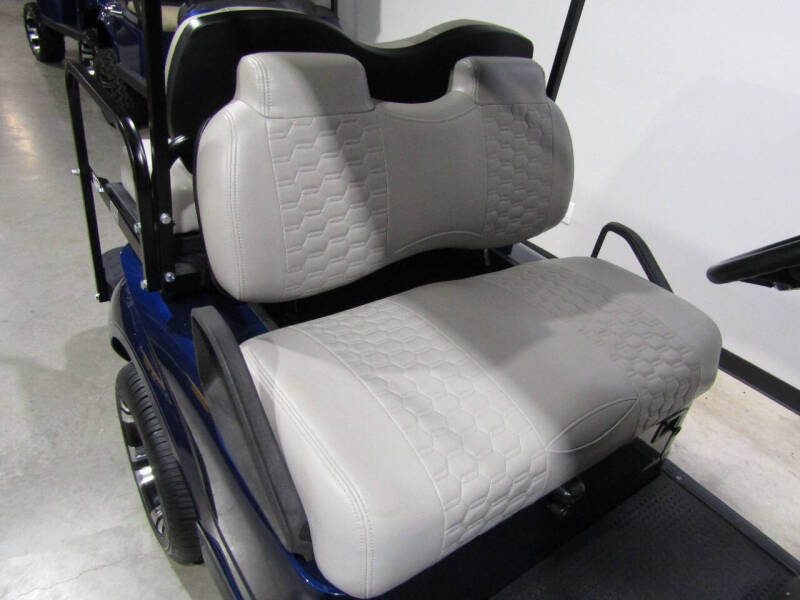 2020 E-Z-GO Storm Gas golf cart