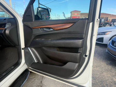 2017 Cadillac Escalade ESV Luxury