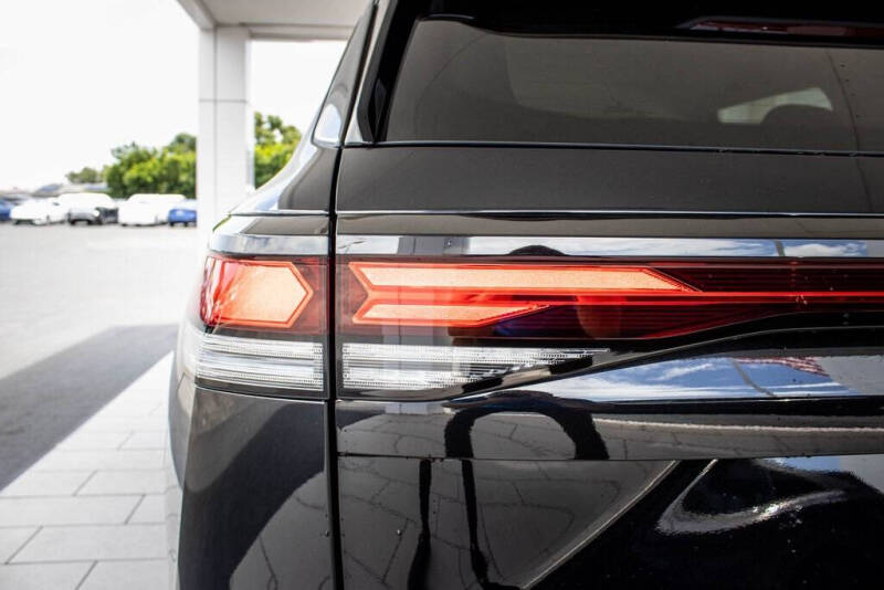 2025 Volkswagen Tiguan SE 4Motion