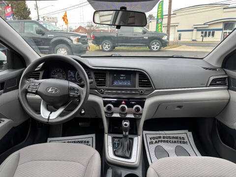 2019 Hyundai Elantra SE