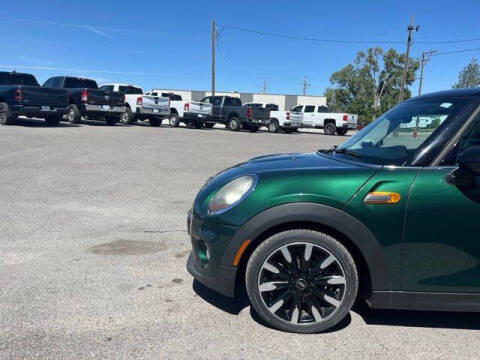 2017 MINI Hardtop 4 Door Cooper