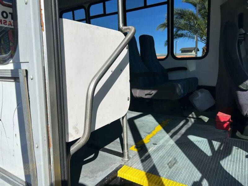 2006 Ford E-Series E-350 SD