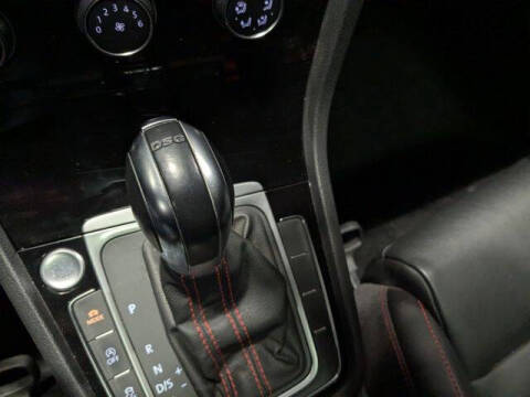 2019 Volkswagen Golf GTI SE