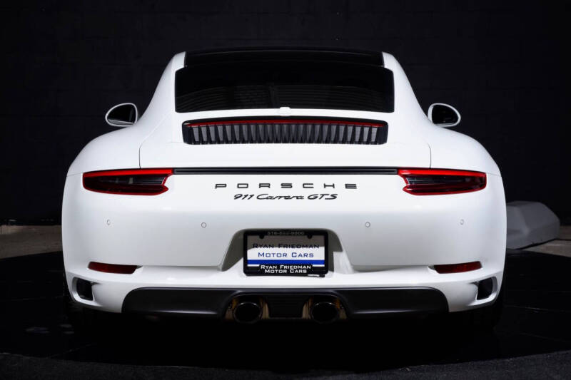 2018 Porsche 911 Carrera GTS