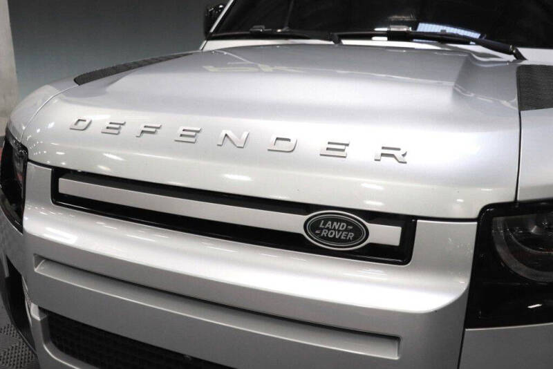 2022 Land Rover Defender 110 SE