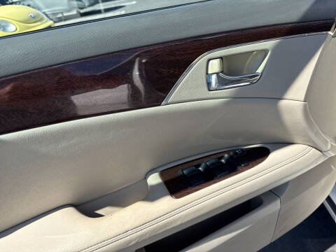 2010 Toyota Avalon XLS