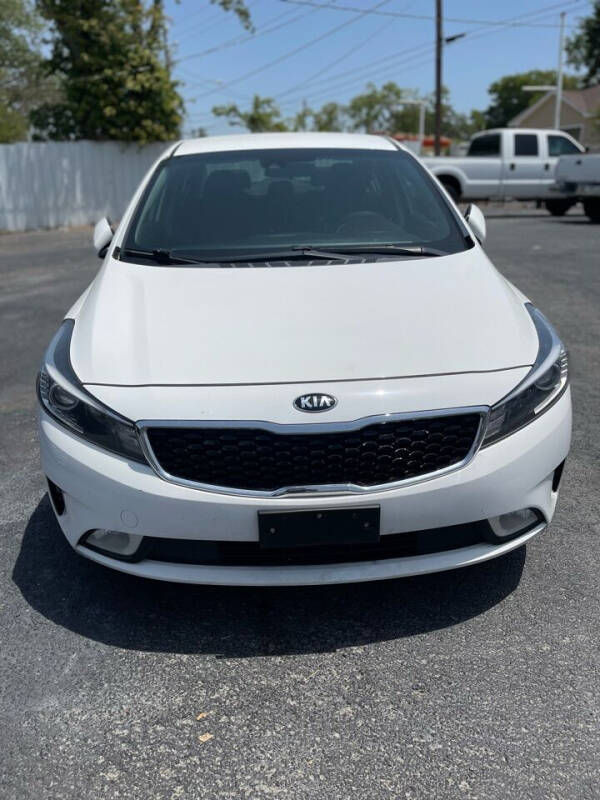 Kia Forte's photo