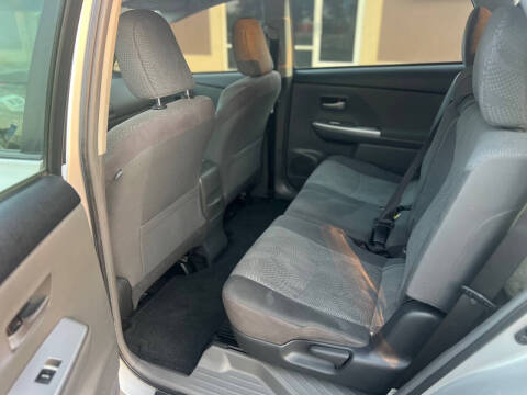 2013 Toyota Prius v Two