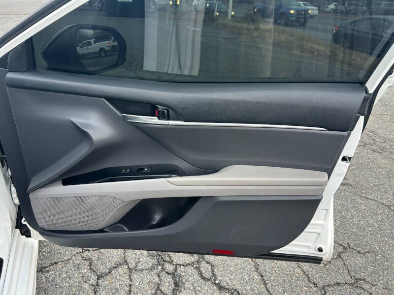 2020 Toyota Camry SE