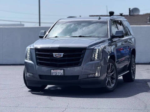 2019 Cadillac Escalade Luxury Photo