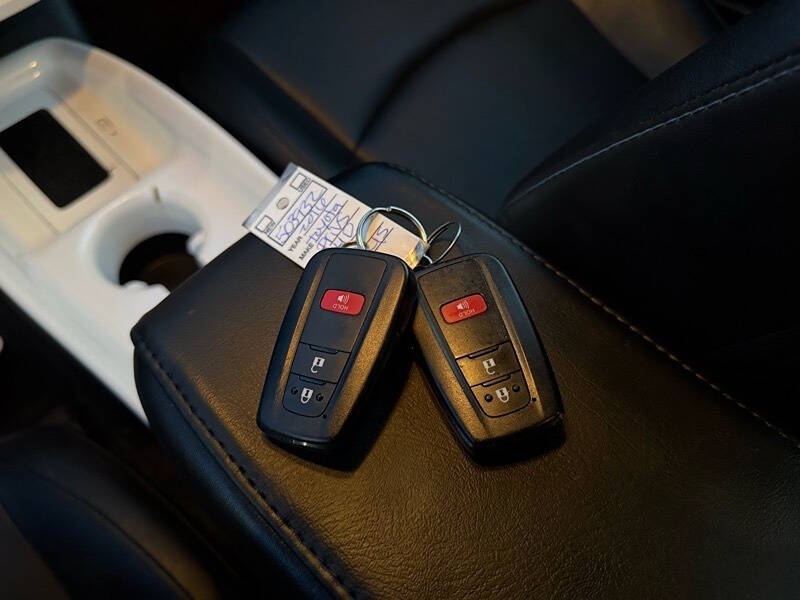 2016 Toyota Prius Three Touring