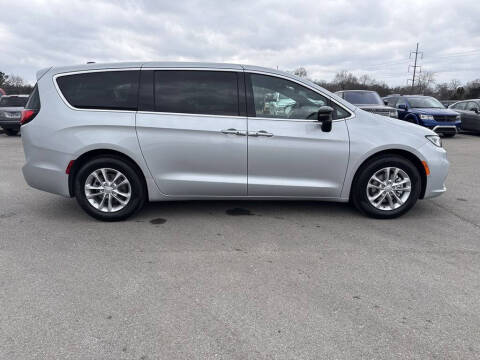 2026 Chrysler Pacifica Select