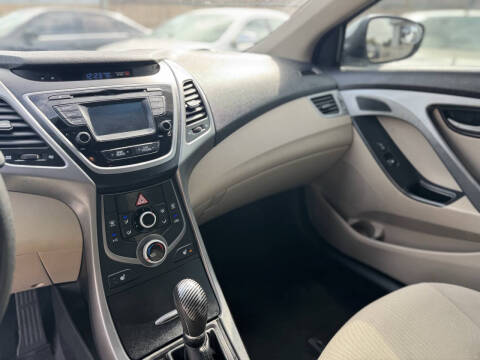 2014 Hyundai Elantra SE