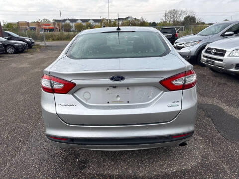 2016 Ford Fusion SE