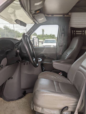 2002 Ford E-Series E-450 SD