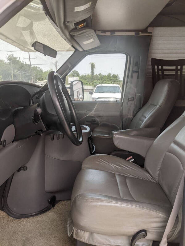 2002 Ford E-Series E-450 SD