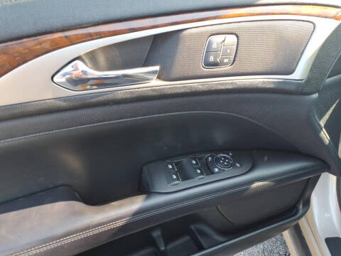 2017 Lincoln MKZ Select