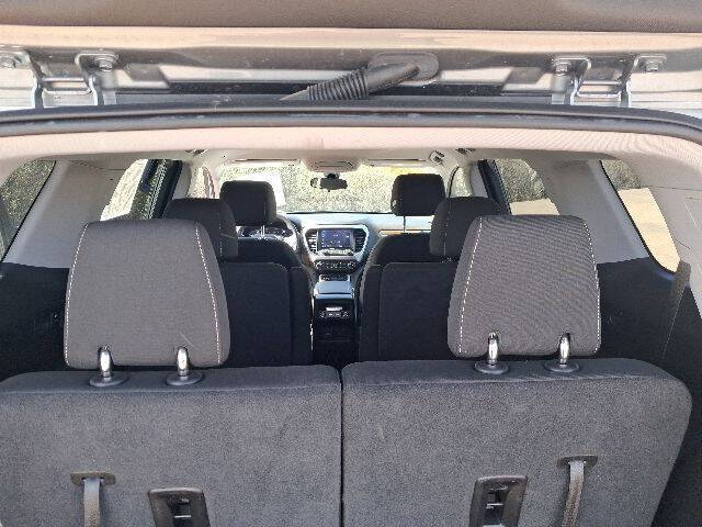 2023 GMC Acadia SLE