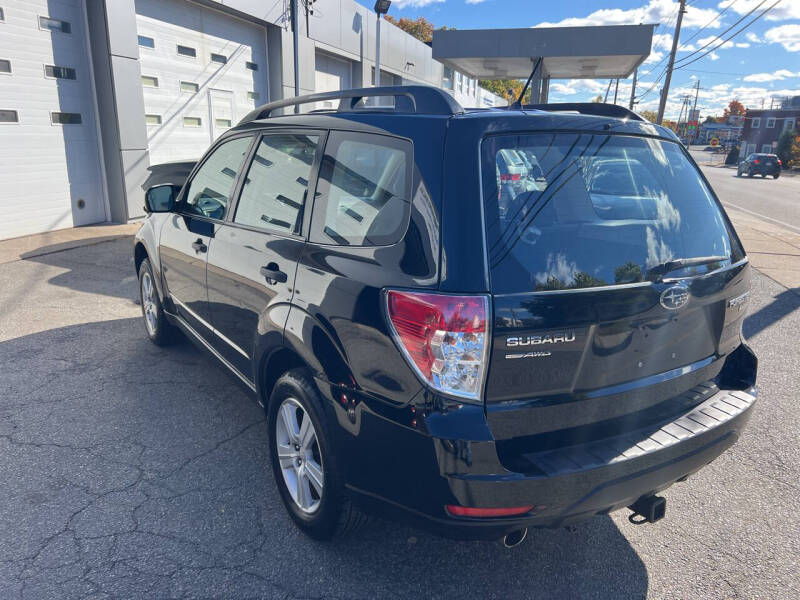 2010 Subaru Forester X photo 9