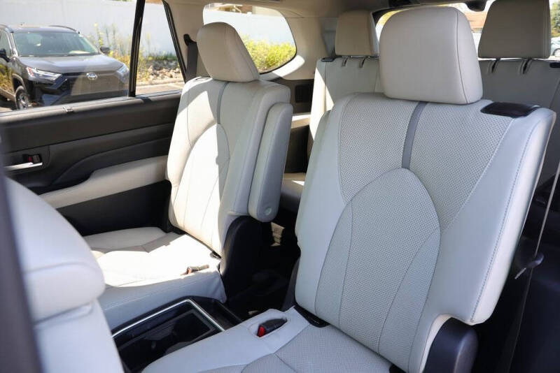 2024 Toyota Grand Highlander Platinum