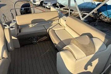 2022 Avalon Catalina 2585 Rear J Lounger
