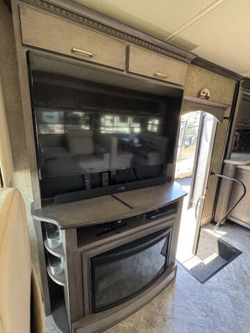 2016 Winnebago Forza
