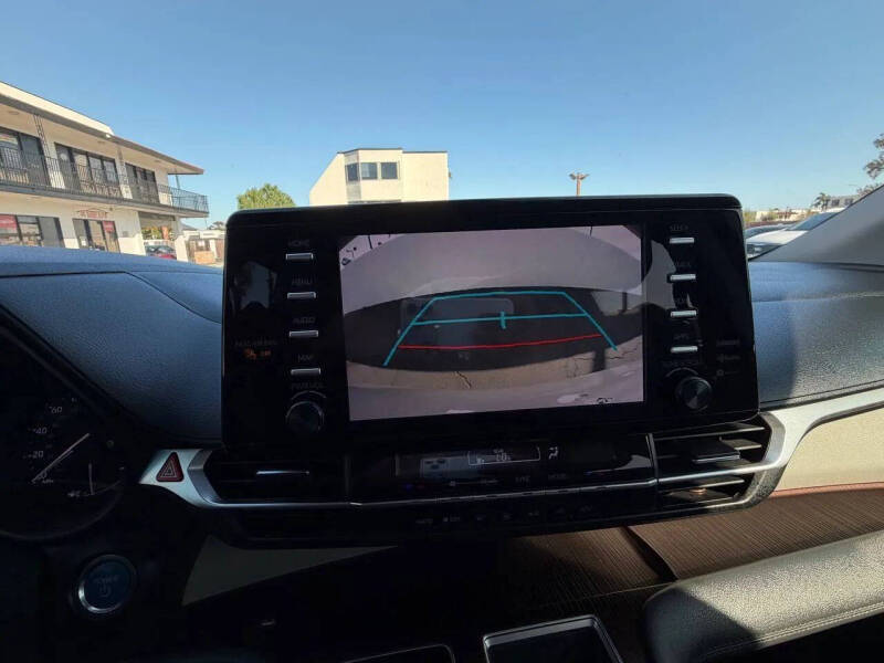 2022 Toyota Sienna LE 8-Passenger