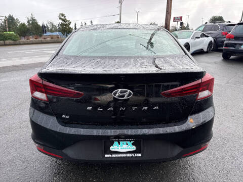 2019 Hyundai Elantra SE