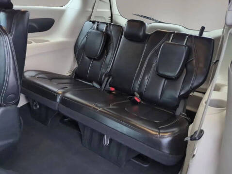 2023 Chrysler Pacifica Plug-In Hybrid Touring L