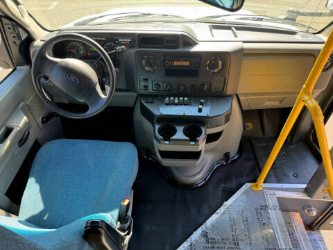 2013 Ford E-Series E-350 SD
