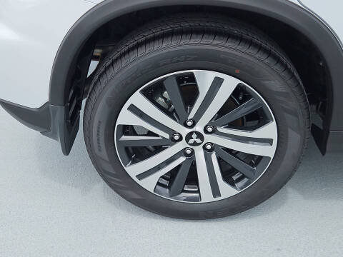 2025 Mitsubishi Outlander Sport ES