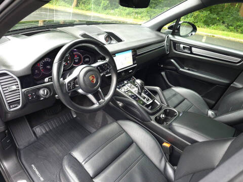 2023 Porsche Cayenne Platinum Edition