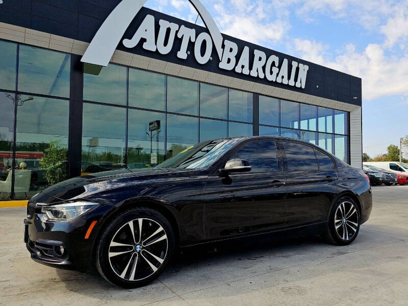 2018 BMW 3 Series 330i photo 2