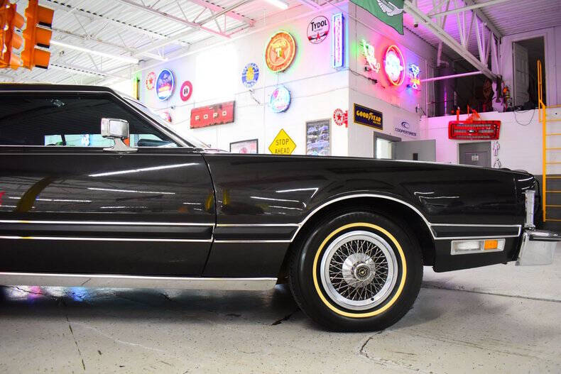 1976 Ford Thunderbird