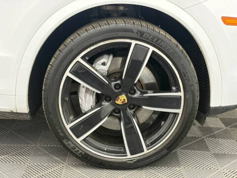 2022 Porsche Cayenne Coupe Platinum Edition