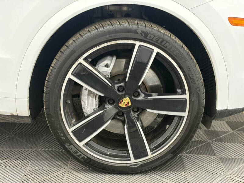 2022 Porsche Cayenne Coupe Platinum Edition