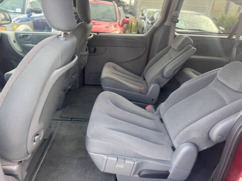 2006 Chrysler Town and Country LX